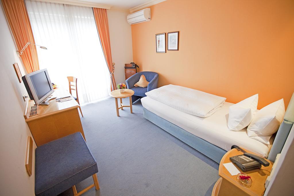 Hotel Krone Ohg Gerlingen Habitación foto