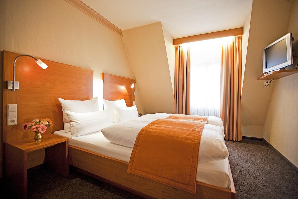 Hotel Krone Ohg Gerlingen Habitación foto